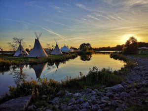 tipis camping